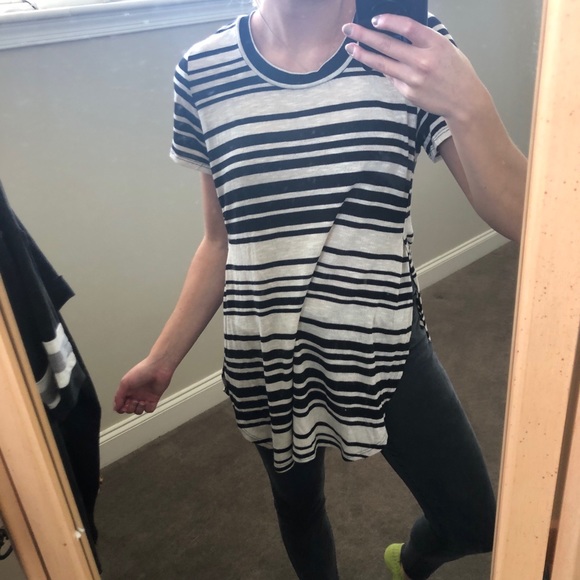 Striped split side shirt - Picture 3 of 3